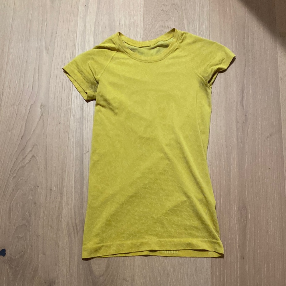 yellow lululemon swiftly tech!! size 2!!